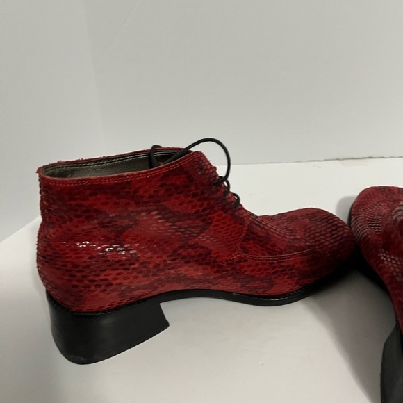 Italian Red Snakeskin Print Lace-Up Ankle‎ Boots Fun Funky Footwear US 7 EUR 37 - Picture 6 of 10
